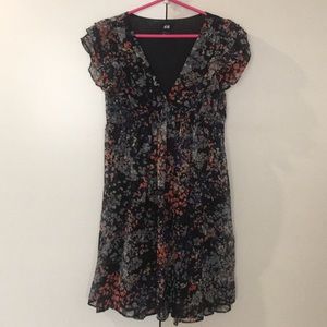 H&M patterned dress with ruffled sleeves sz 6